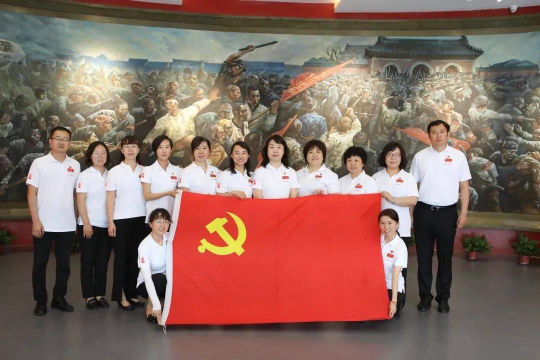 慧眼独具,解答天涯之问 —— 如果《泰坦尼克号》杰克活下来了,露丝和他结婚生活,会幸福吗?问答平台